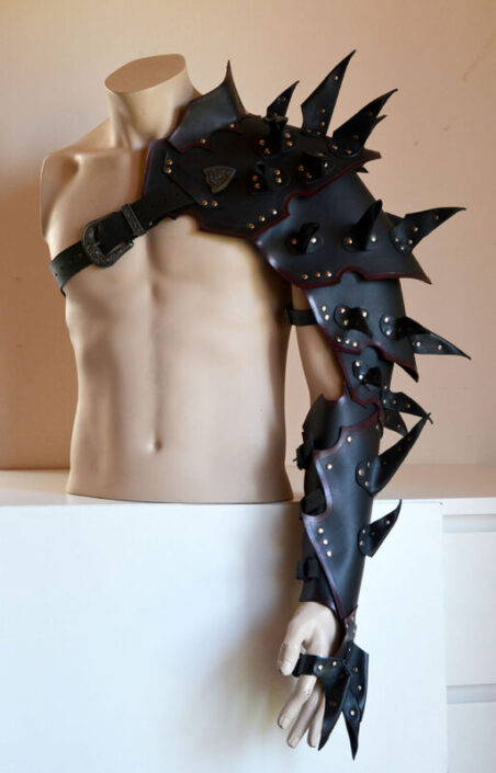 spikle_sleeve_armor_katy_zinger_2